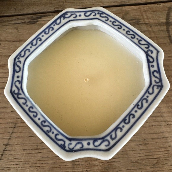 Bombay Company Candle White With Blue Flowers Bocal Carre Unburned Unscented - Picture 7 of 10